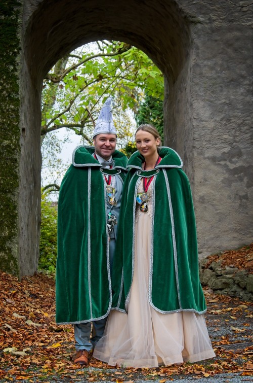 <p>Prinz Tobias der I. von den tanzenden Schallplatten &<br />
Prinzessin Lea die I. vom närrischen Schifferdorf</p>